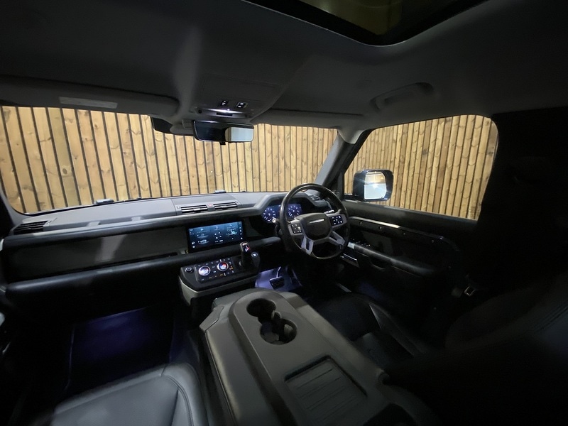 Used Land Rover Defender 110 2020 for sale - 76798822: Photo 74