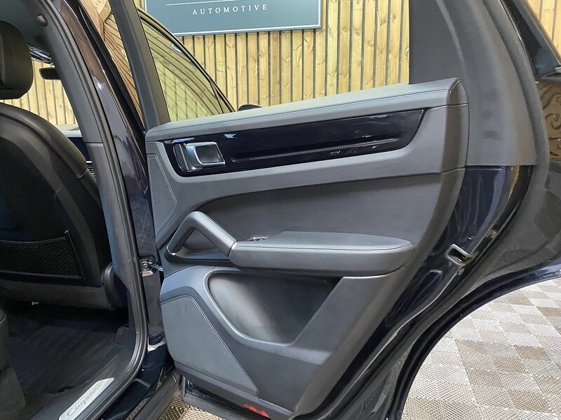 Used Porsche Cayenne 2022 for sale - 75593783: Photo 66