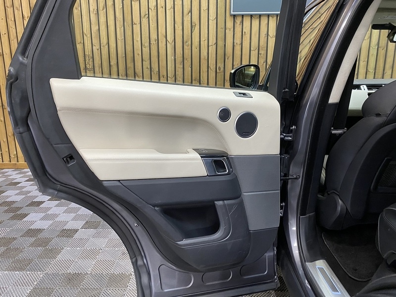 Used Land Rover Range Rover Sport 2014 for sale - 77494358: Photo 40