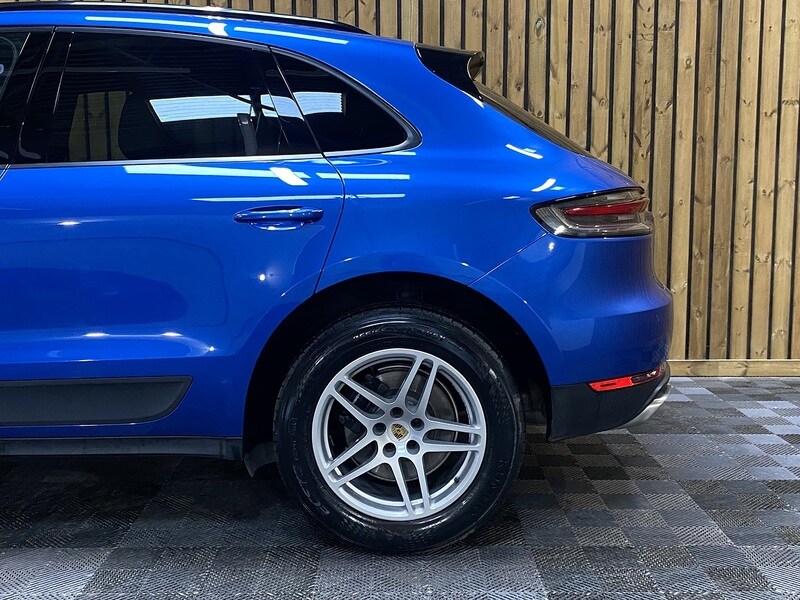 Used Porsche Macan 2020 for sale - 76069289: Photo 17