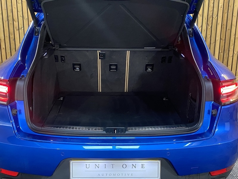 Used Porsche Macan 2020 for sale - 76069289: Photo 29