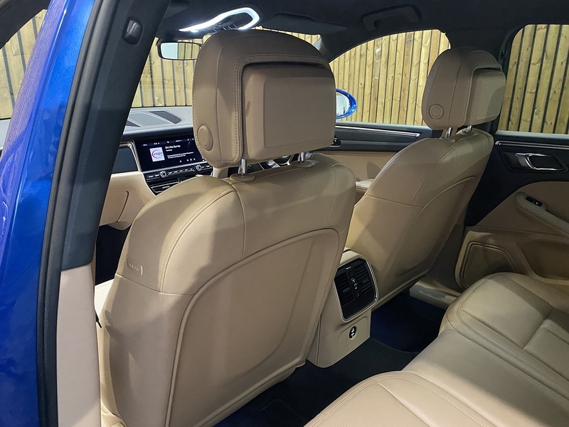 Used Porsche Macan 2020 for sale - 76069289: Photo 34