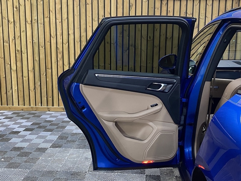 Used Porsche Macan 2020 for sale - 76069289: Photo 41