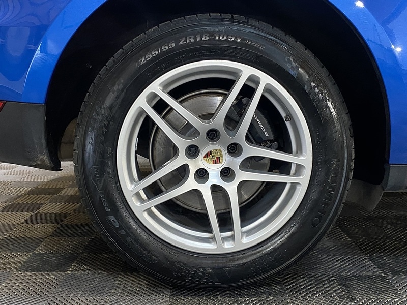 Used Porsche Macan 2020 for sale - 76069289: Photo 43