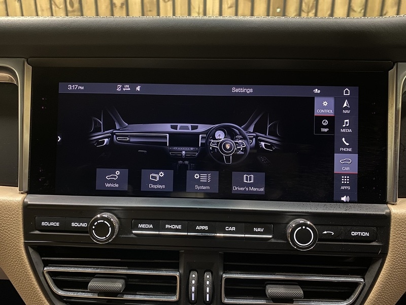 Used Porsche Macan 2020 for sale - 76069289: Photo 45