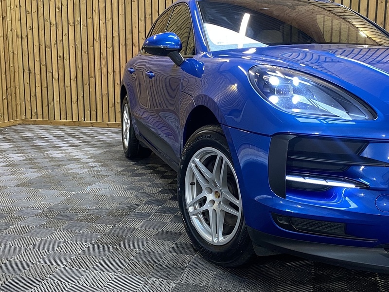 Used Porsche Macan 2020 for sale - 76069289: Photo 48