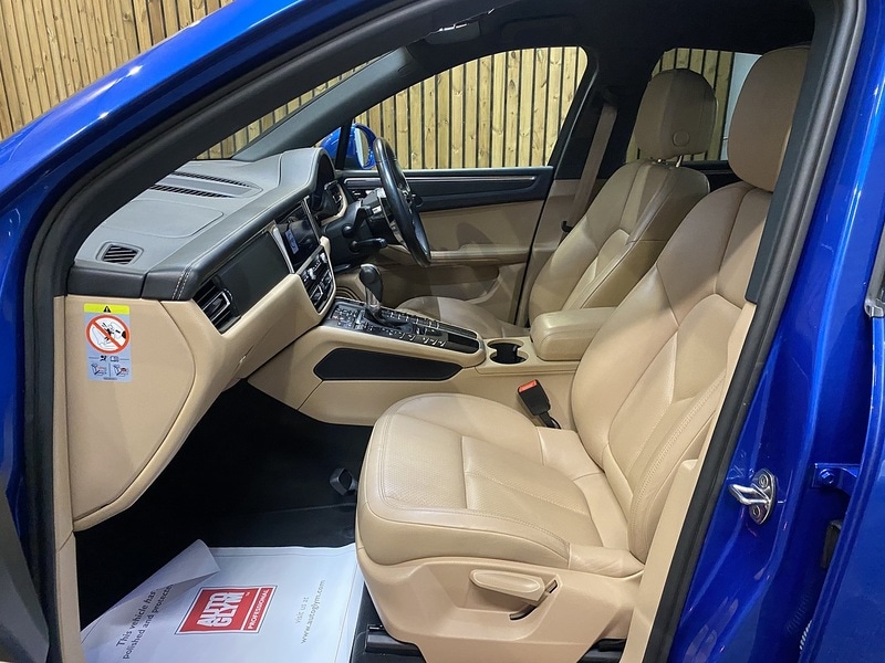 Used Porsche Macan 2020 for sale - 76069289: Photo 55