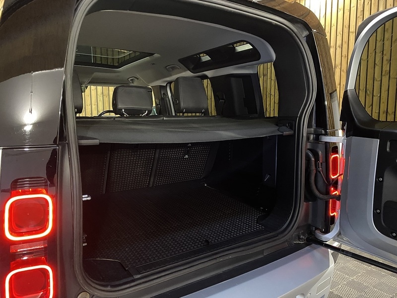 Used Land Rover Defender 110 2020 for sale - 77140229: Photo 24