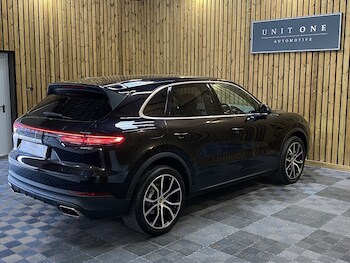 Used Porsche Cayenne 2018 for sale - 75802410: Photo