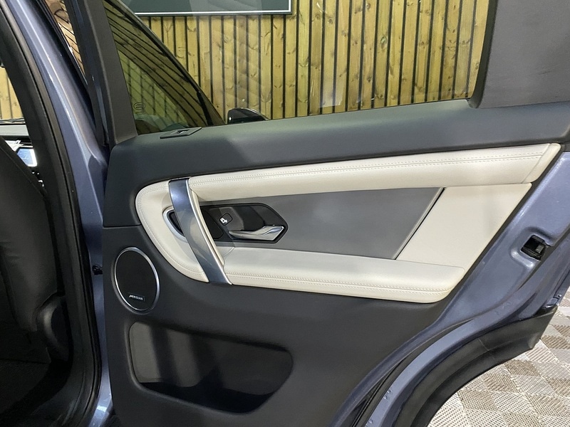 Used Land Rover Discovery Sport 2021 for sale - 76353024: Photo 44