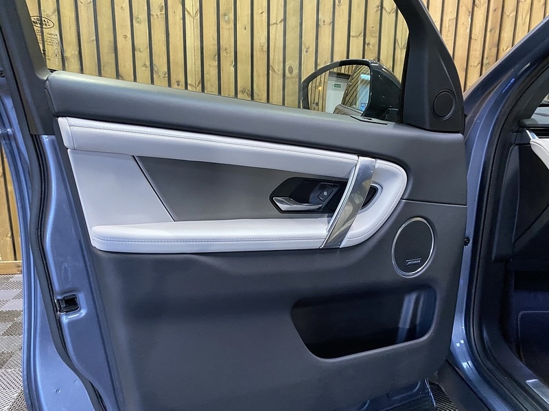 Used Land Rover Discovery Sport 2021 for sale - 76353024: Photo 62