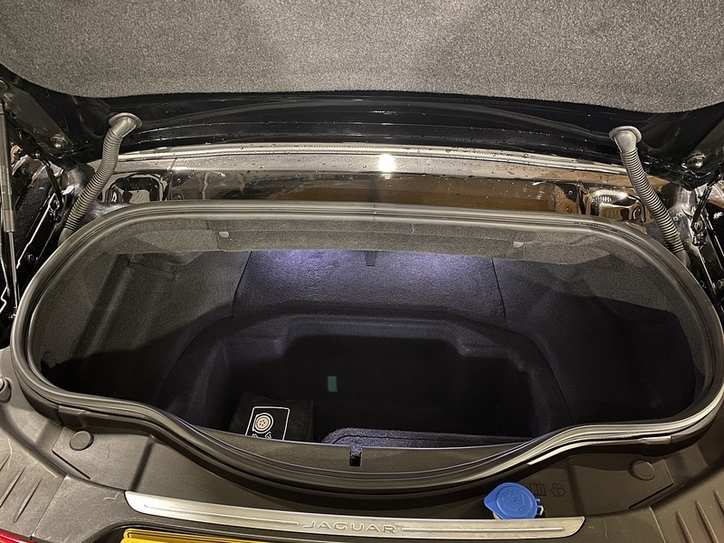 Used Jaguar F-Type 2022 for sale - 76686843: Photo 31