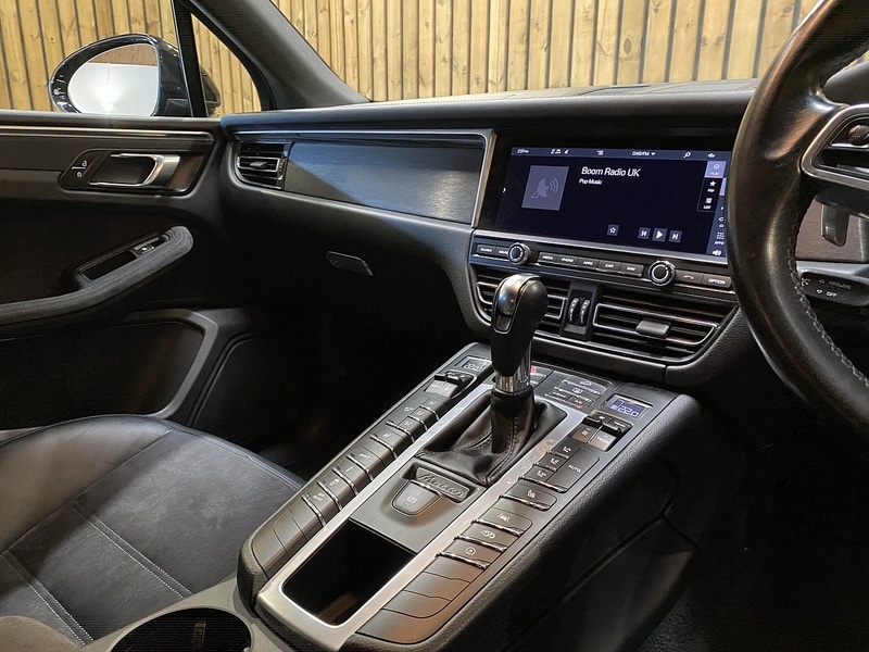 Used Porsche Macan 2020 for sale - 76505627: Photo 27