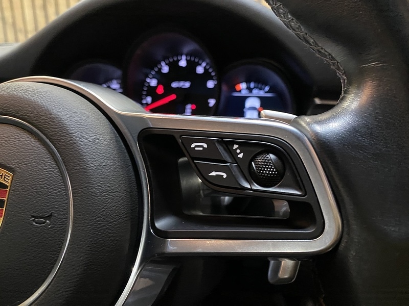 Used Porsche Macan 2020 for sale - 76505627: Photo 31