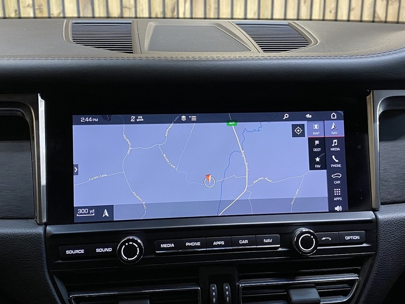 Used Porsche Macan 2020 for sale - 76505627: Photo 35