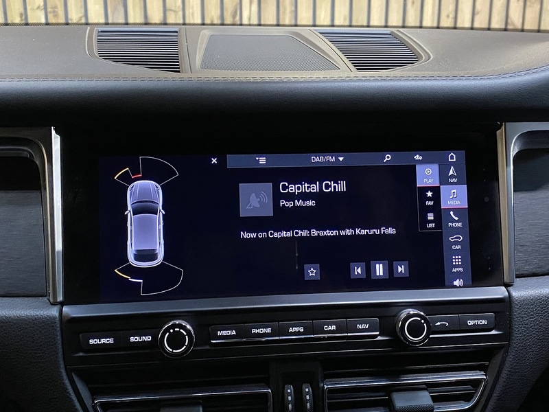 Used Porsche Macan 2020 for sale - 76505627: Photo 37