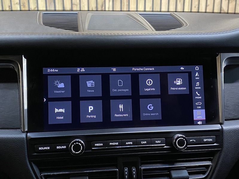 Used Porsche Macan 2020 for sale - 76505627: Photo 38