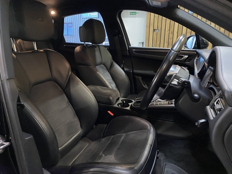 Used Porsche Macan 2020 for sale - 76505627: Photo 41