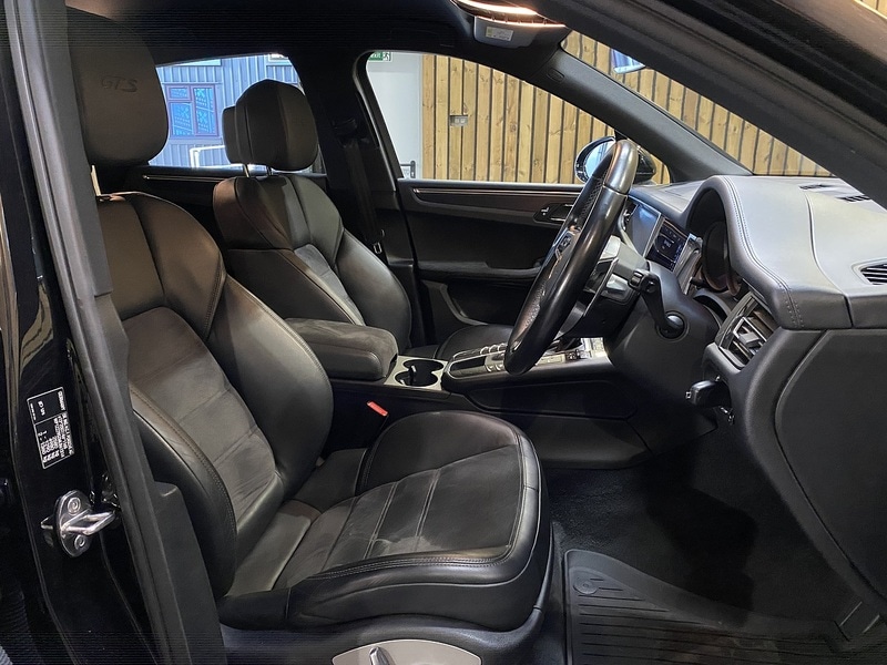 Used Porsche Macan 2020 for sale - 76505627: Photo 43