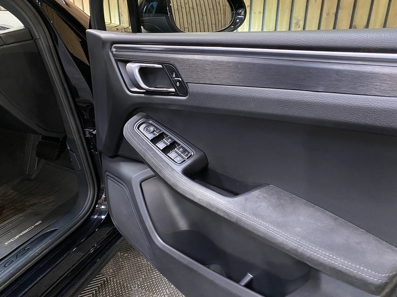 Used Porsche Macan 2020 for sale - 76505627: Photo 48