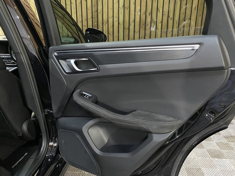 Used Porsche Macan 2020 for sale - 76505627: Photo 56