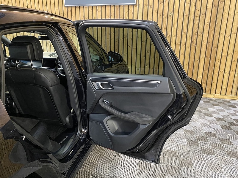 Used Porsche Macan 2020 for sale - 76505627: Photo 59