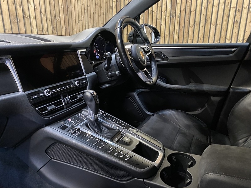 Used Porsche Macan 2020 for sale - 76505627: Photo 60