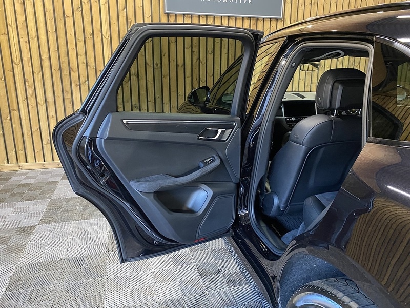 Used Porsche Macan 2020 for sale - 76505627: Photo 73