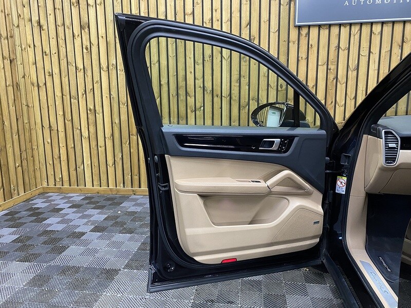 Used Porsche Cayenne 2018 for sale - 77543596: Photo 64