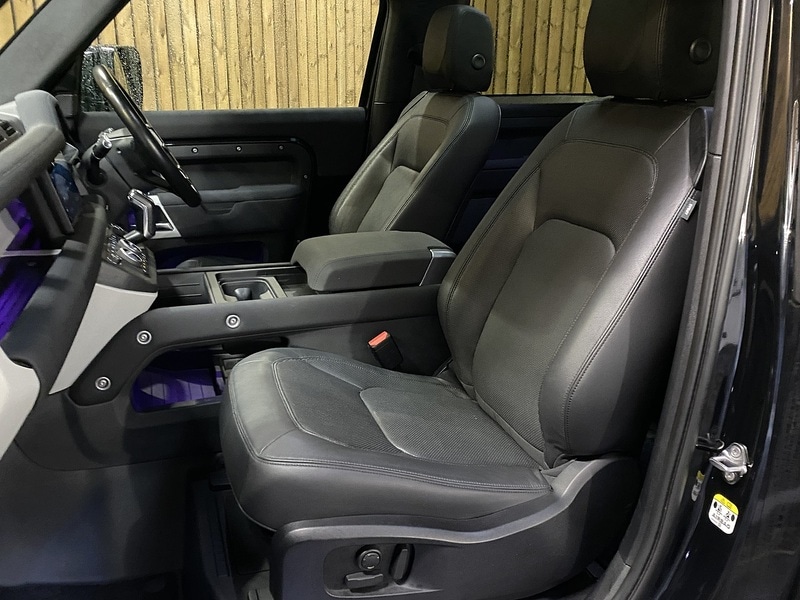 Used Land Rover Defender 90 2022 for sale - 77337603: Photo 4