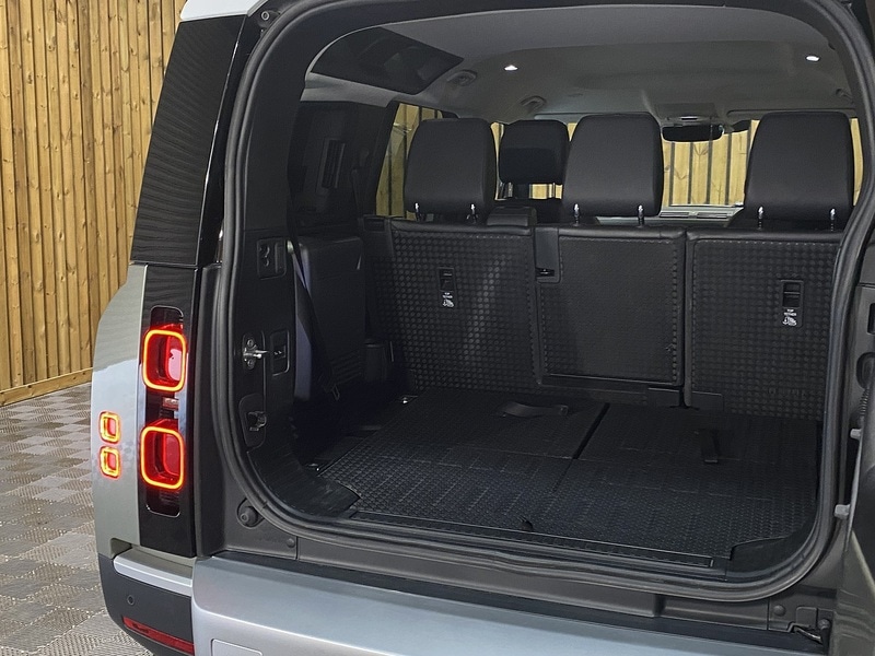 Used Land Rover Defender 110 2020 for sale - 76015972: Photo 25