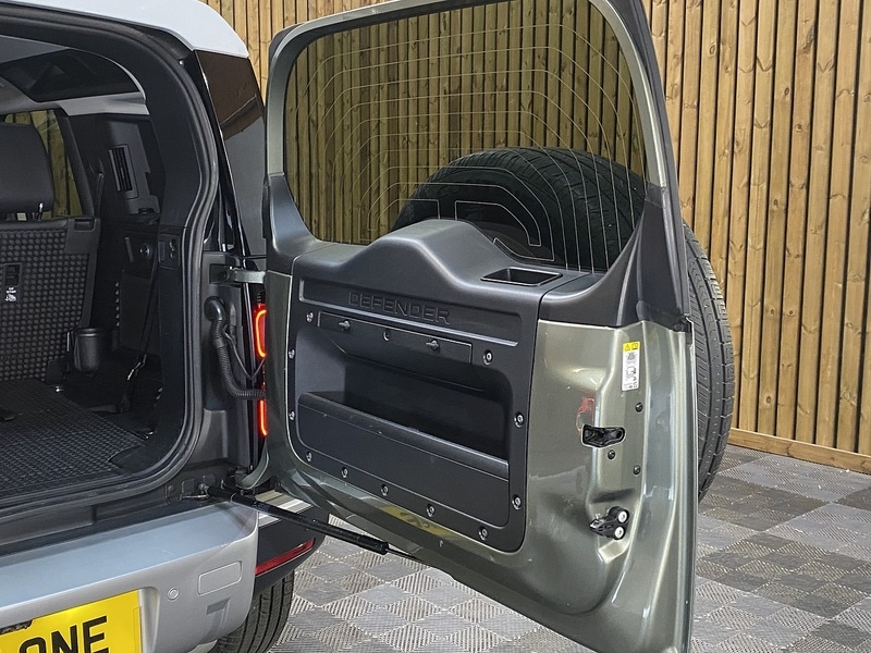 Used Land Rover Defender 110 2020 for sale - 76015972: Photo 27