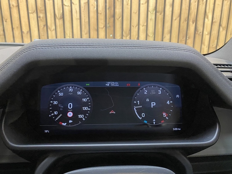 Used Land Rover Defender 110 2020 for sale - 76015972: Photo 31