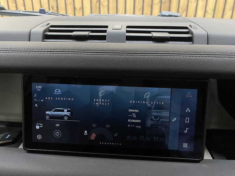 Used Land Rover Defender 110 2020 for sale - 76015972: Photo 43