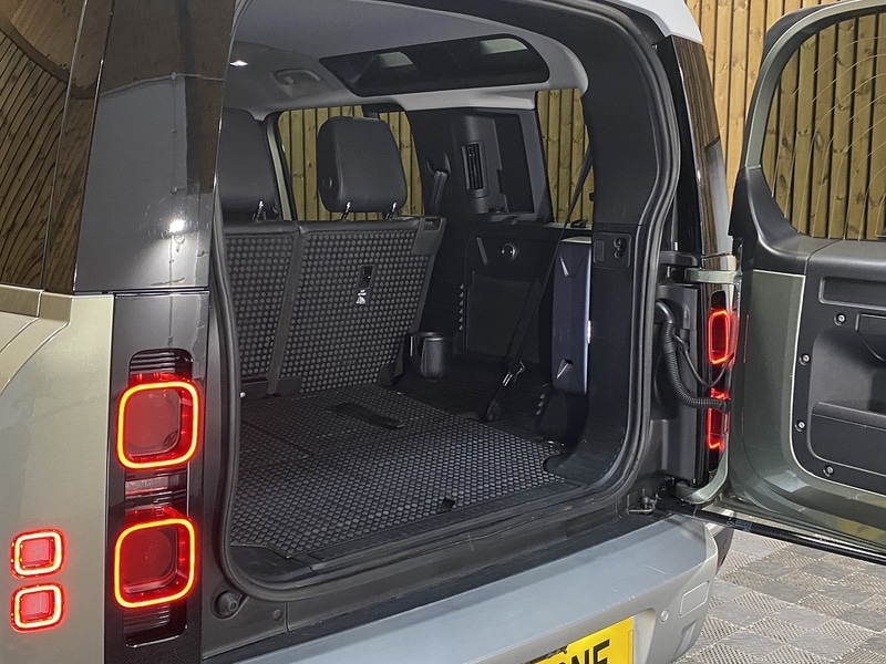 Used Land Rover Defender 110 2020 for sale - 76015972: Photo 64
