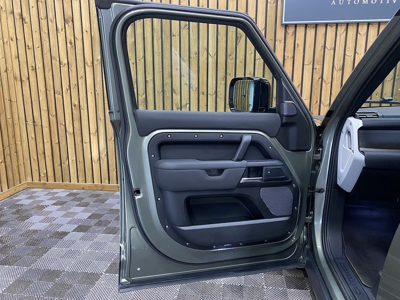 Used Land Rover Defender 110 2020 for sale - 76015972: Photo 74