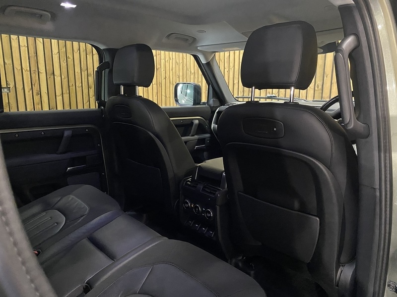 Used Land Rover Defender 110 2020 for sale - 76015972: Photo 76