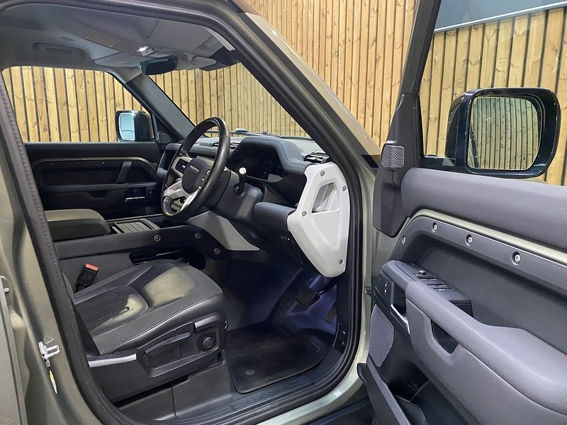 Used Land Rover Defender 110 2020 for sale - 76015972: Photo 78