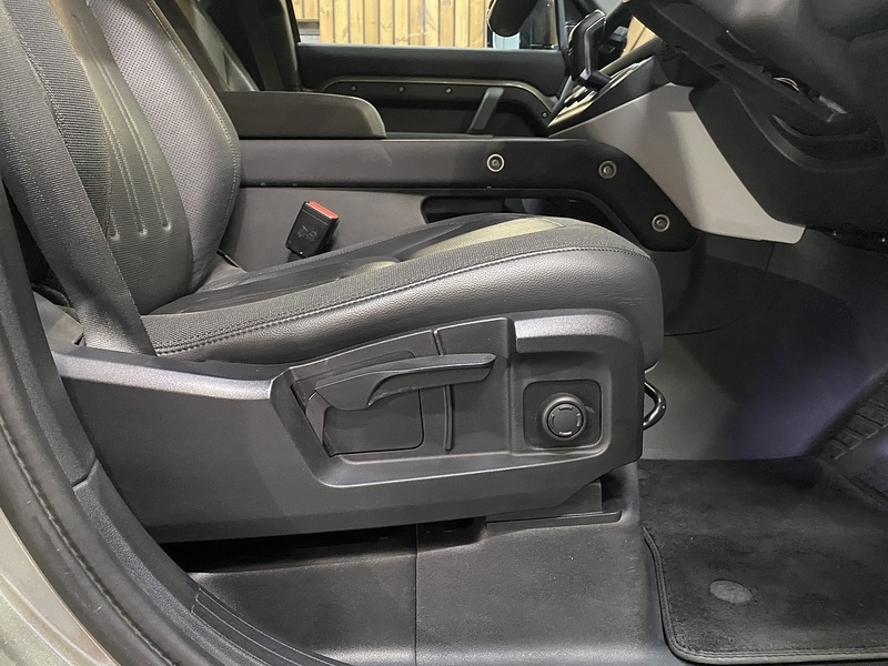 Used Land Rover Defender 110 2020 for sale - 76015972: Photo 80