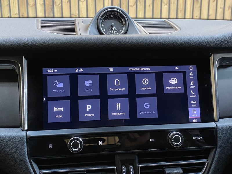 Used Porsche Macan 2022 for sale - 75728070: Photo 31