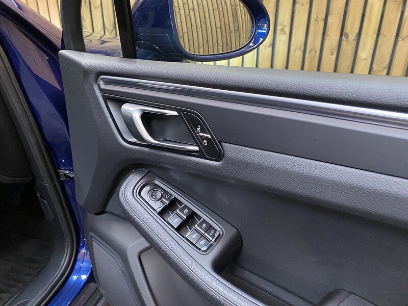 Used Porsche Macan 2022 for sale - 75728070: Photo 44