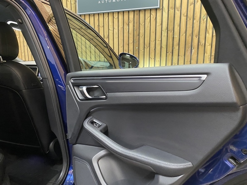 Used Porsche Macan 2022 for sale - 75728070: Photo 49