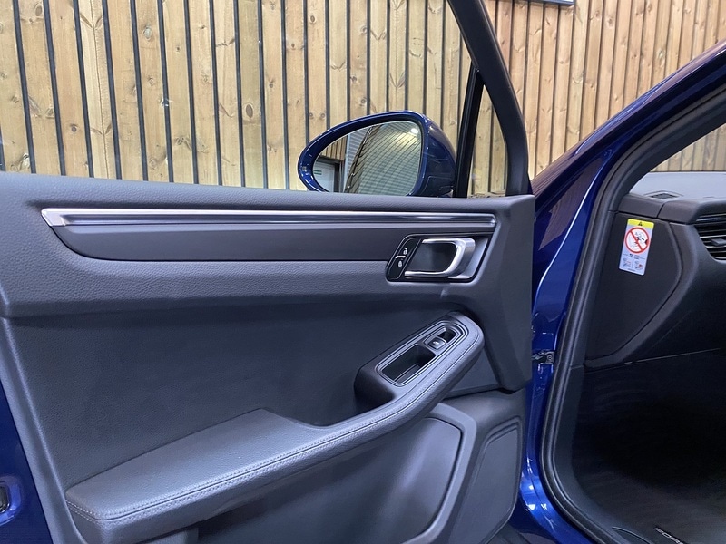 Used Porsche Macan 2022 for sale - 75728070: Photo 60