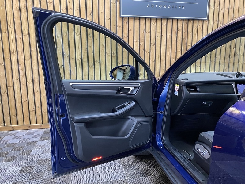 Used Porsche Macan 2022 for sale - 75728070: Photo 62