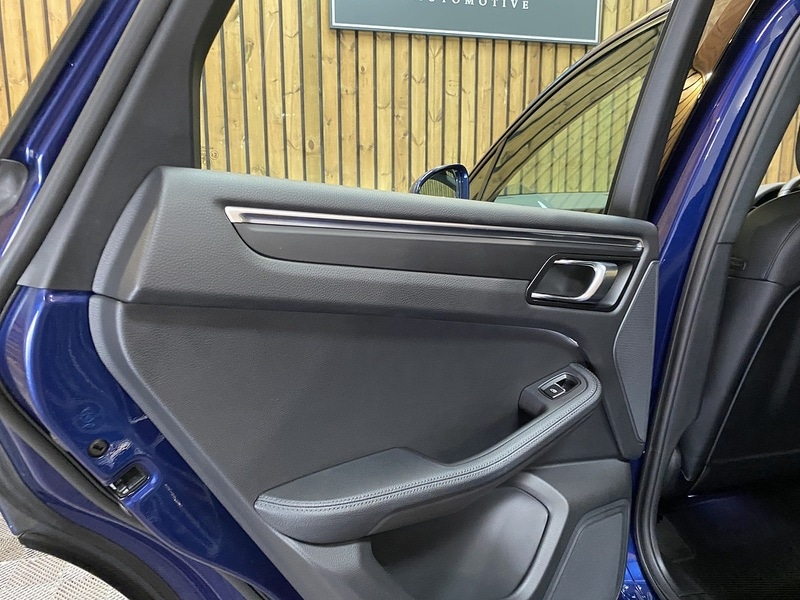 Used Porsche Macan 2022 for sale - 75728070: Photo 69