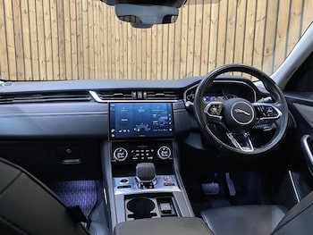 Used Jaguar F-Pace 2021 for sale - 77704111: Photo