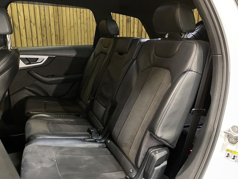 Used Audi Q7 2016 for sale - 76893043: Photo 9