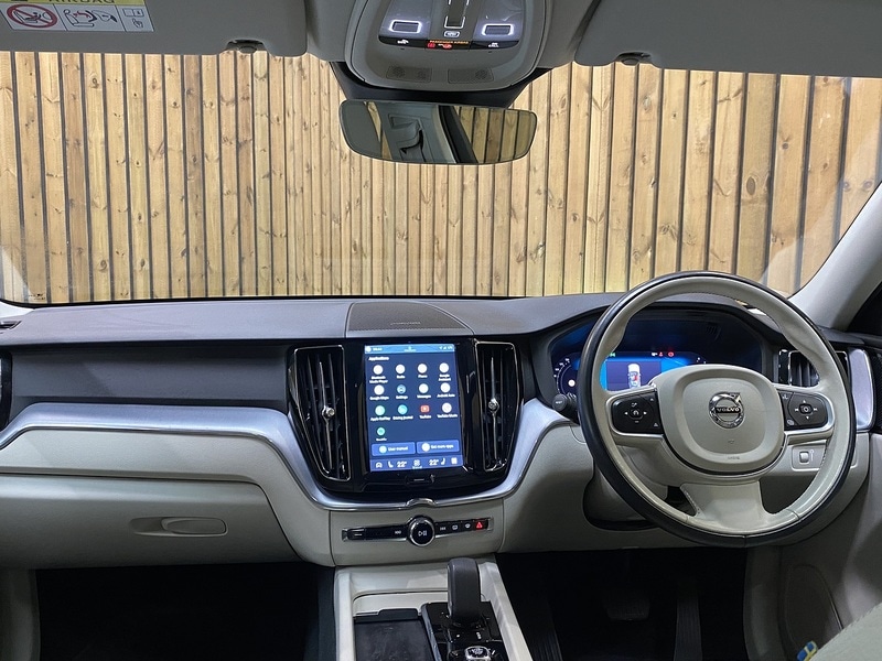 Used Volvo XC60 2022 for sale - 78012763: Photo 2