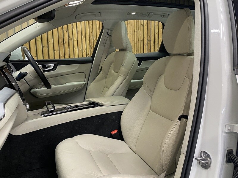 Used Volvo XC60 2022 for sale - 78012763: Photo 3