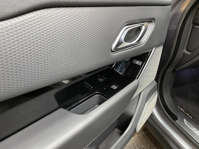 Used Land Rover Range Rover Velar 2019 for sale - 77947067: Photo 39